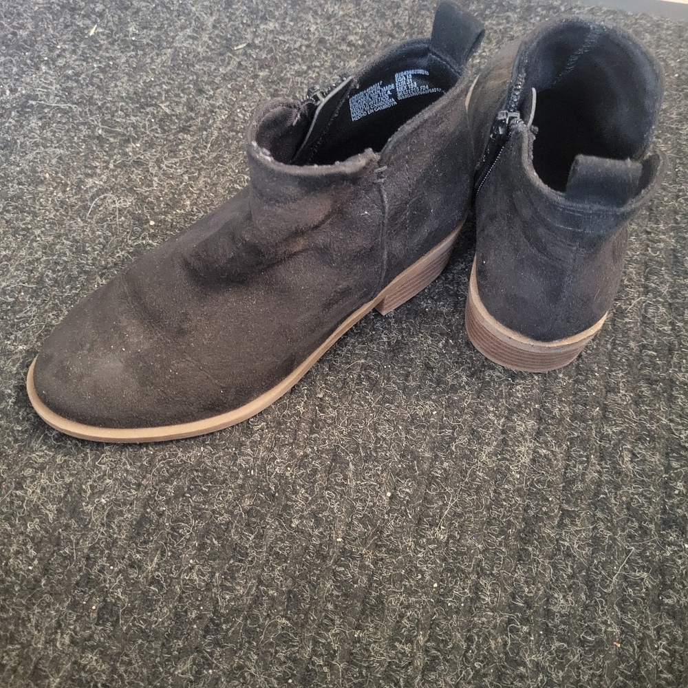 Girls Black Faux Suede Ankle Bootie